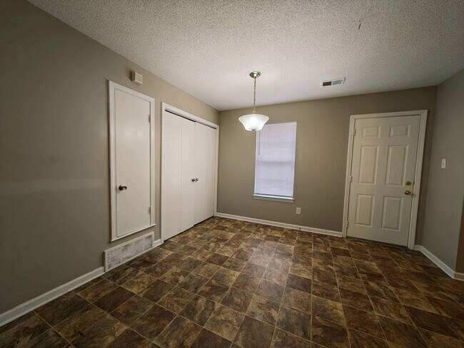 Foto del edificio - Newly Renovated Home In Frayser - Open To Section 8