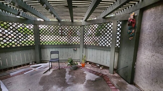 Foto del edificio - 2060 E 5th St