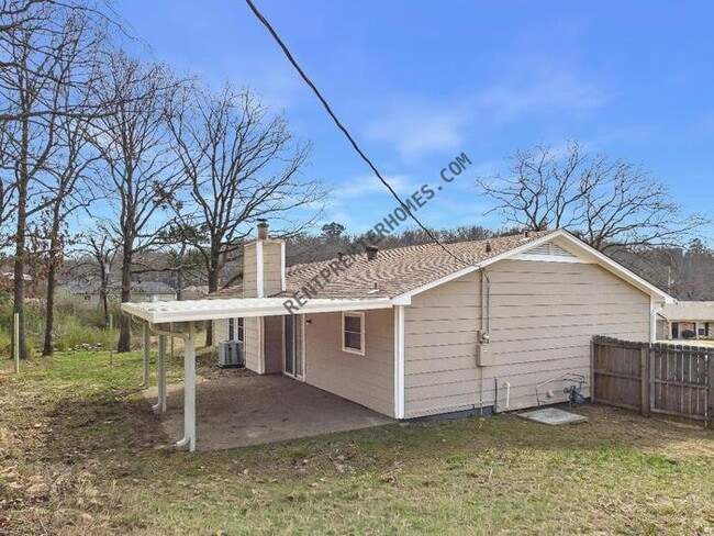 Building Photo - 20 Fox Den Ct