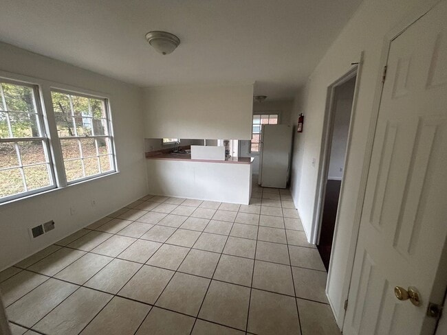 Building Photo - 3 bed, 1 1/2 bath  Forest Acres brick home located off of Satchel Ford Rd