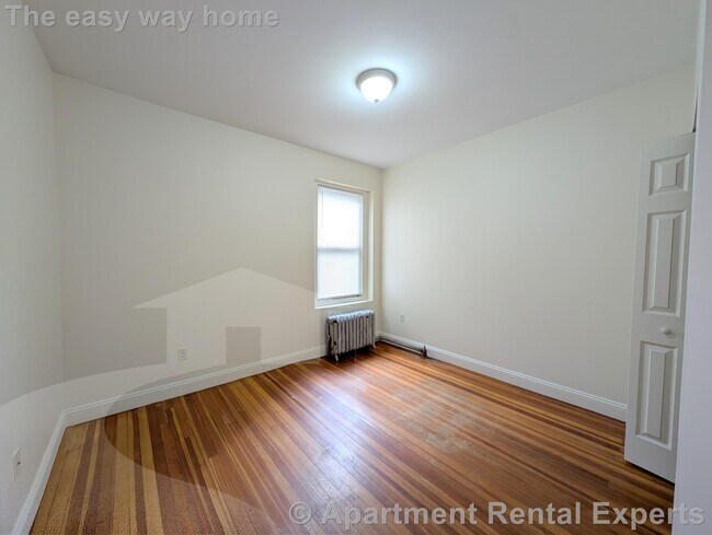 Foto del edificio - 215 Highland Ave