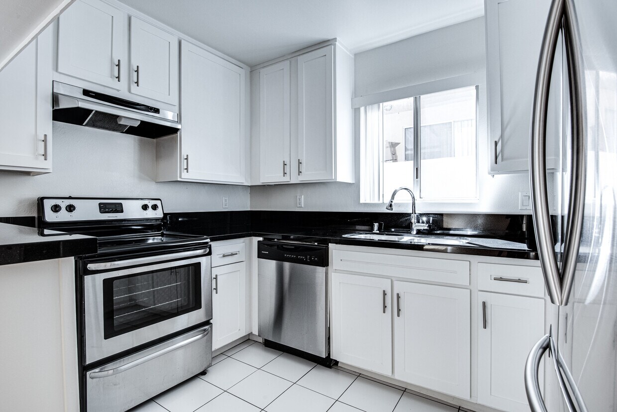 Foto principal - Majestic East & West Apartments