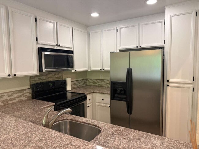 Building Photo - Remodeled Condo