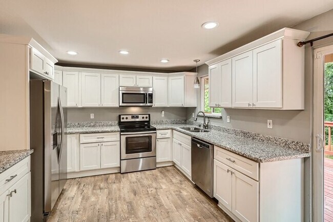 Foto del edificio - 31 Madrona Place, Dupont, WA, 98327