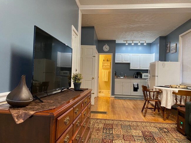 Living area, Kitchen/Dining - 109 E Church St
