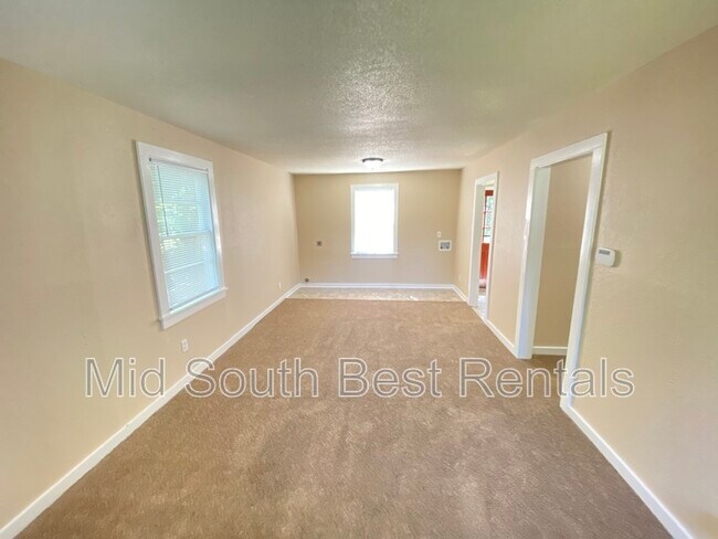 Building Photo - 3083 Debby St