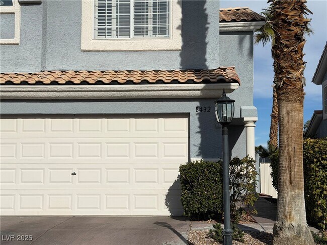 Foto del edificio - 8432 Pacific Fountain Ave