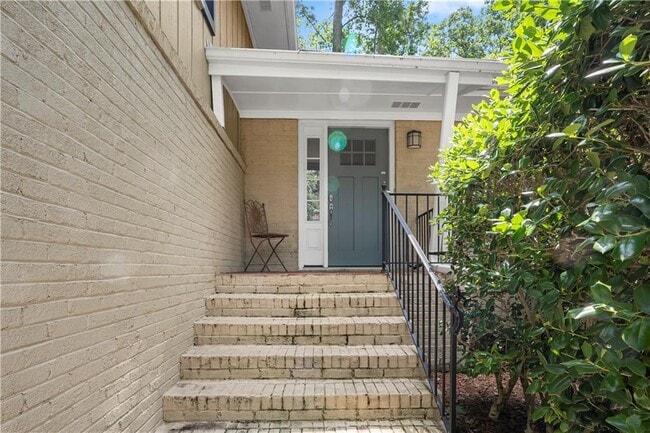 Building Photo - 4695 N Peachtree Rd