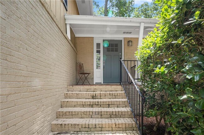 Foto del edificio - 4695 N Peachtree Rd
