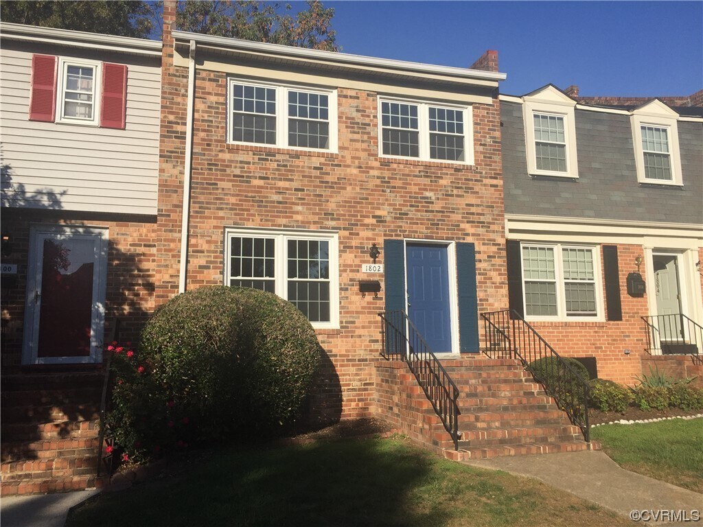 Primary Photo - 1802 Cambridge Ct