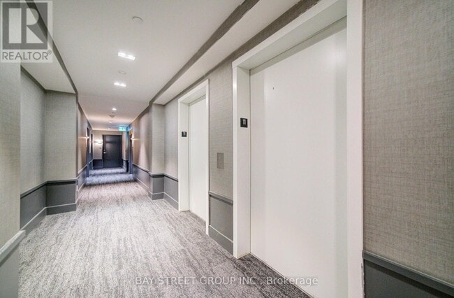 Building Photo - 297 Oak Walk Dr