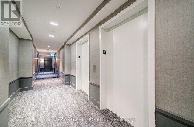 Photo du bâtiment - 297 Oak Walk Dr