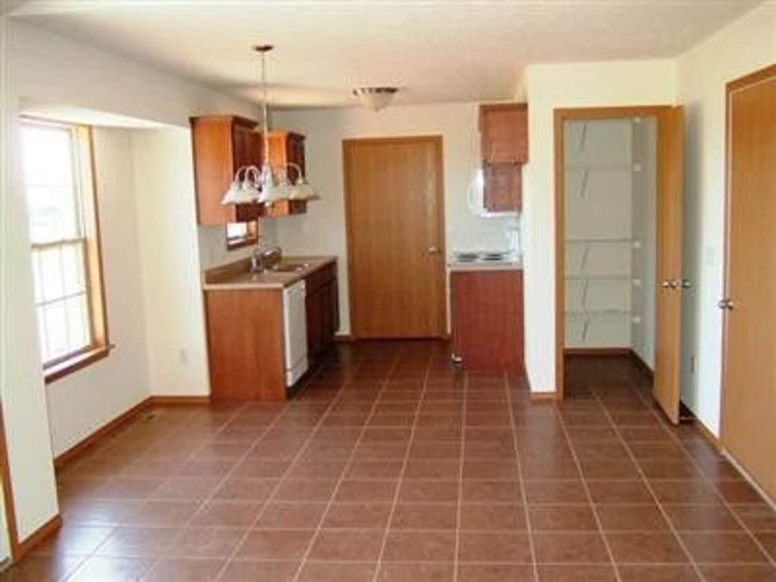 Building Photo - 3 Bedroom | 2 Bathroom | 2 Car Garage HOME...