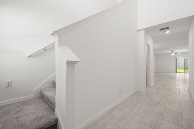 Foto del edificio - LIKE  NEW Home For Rent in Zephyrhills!