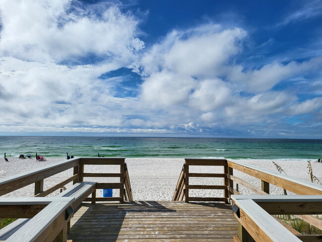 Foto del edificio - Somerset Oceanside Apartments