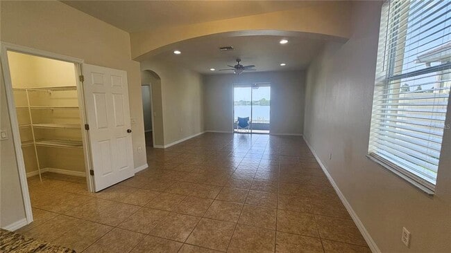 Building Photo - 2528 Ladoga Dr
