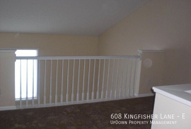 Building Photo - 608 Kingfisher Ln