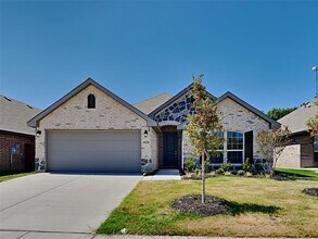 Building Photo - 10125 Boxelder Dr