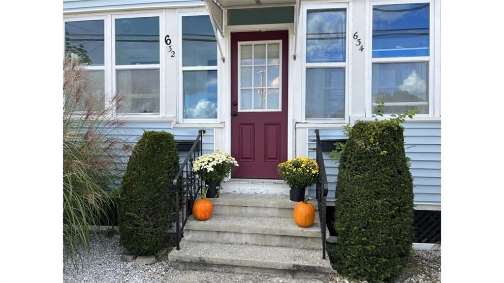 Foto principal - 632-634 Cottage St.