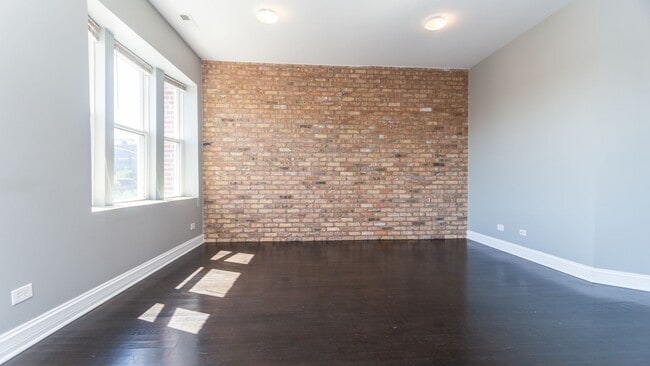 Living Space - 2806 N Dawson Ave