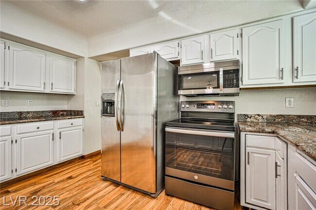 Foto del edificio - 6315 N Park St