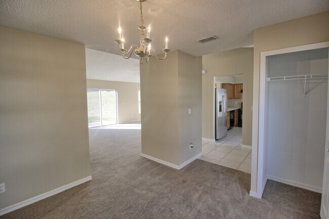 Foto del edificio - 13118 Pinyon Dr