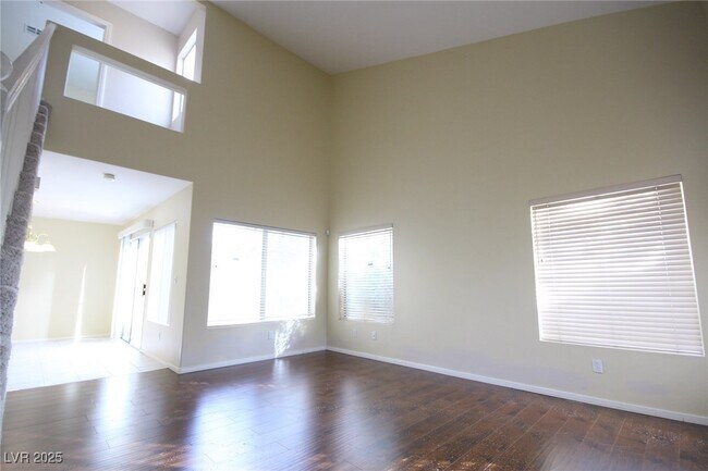 Foto del edificio - 3440 Middle View Dr