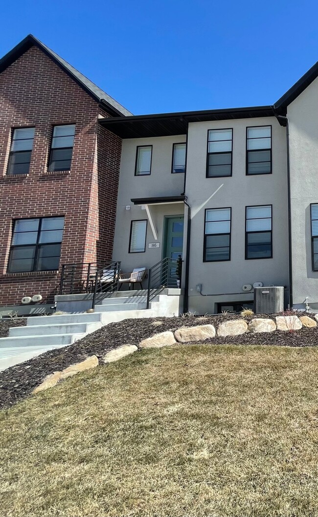 Building Photo - 195 Lamotte Peak Ln