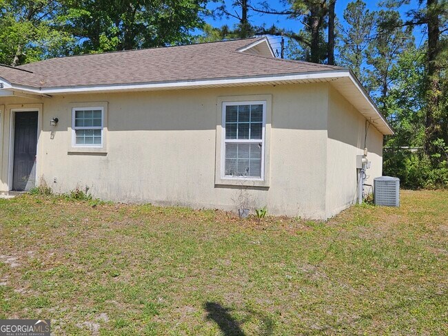 Foto del edificio - 107 Lively Oaks Dr