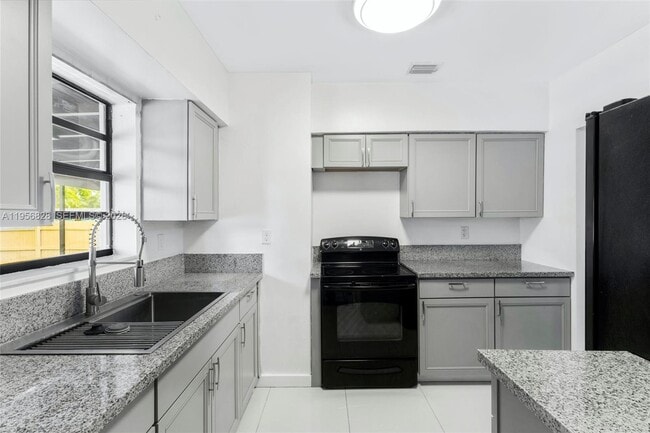 Building Photo - 551 NW 183rd St