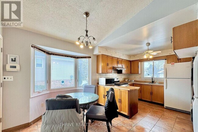 Photo du bâtiment - 1394 Basswood Rd