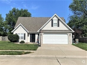 Building Photo - 3703 Lupine Dr