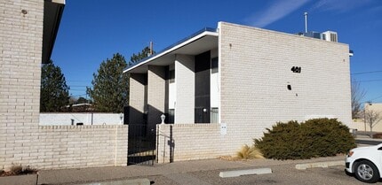 Building Photo - 401 Graceland Dr SE