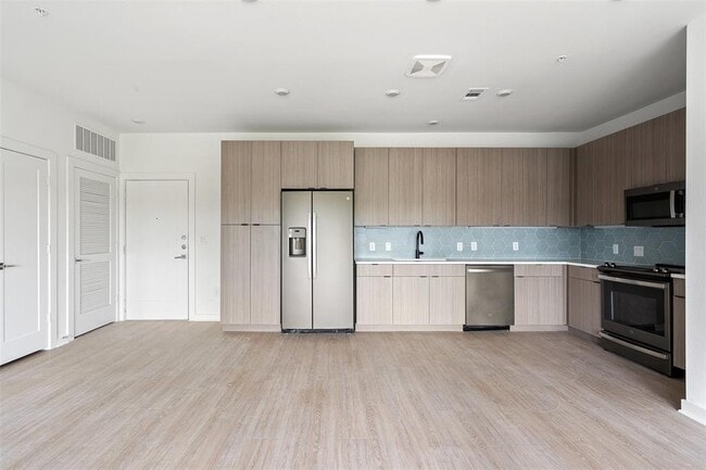 Building Photo - 4802 S Congress Ave