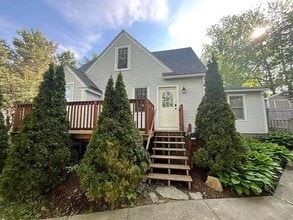 Building Photo - 289 Malletts Bay Ave