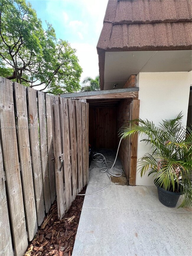 Building Photo - 9105A SW 19th Pl