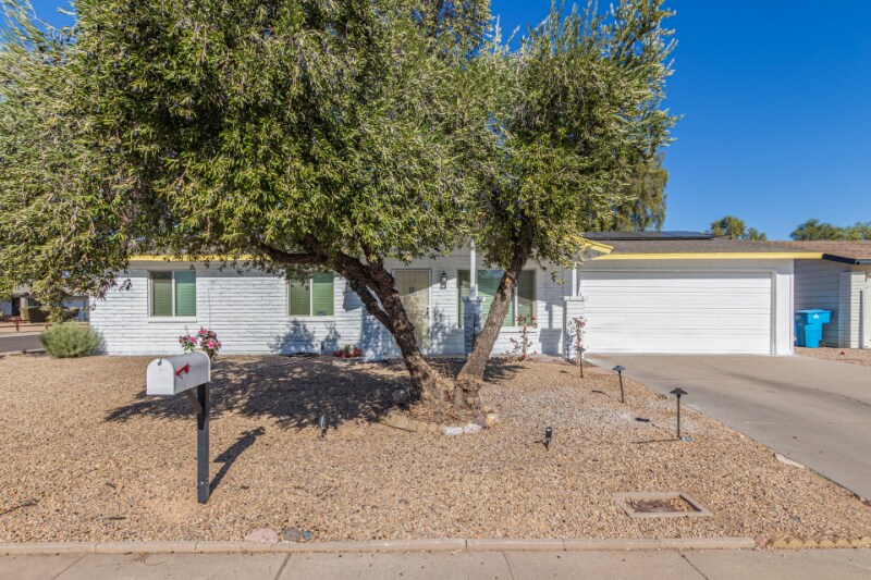 Primary Photo - 3232 E Poinsettia Dr
