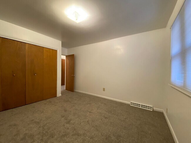 Foto del edificio - Comping Soon - Well maintained ranch apartment
