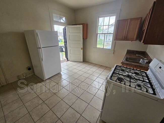 Building Photo - 3201 Lafitte Ave