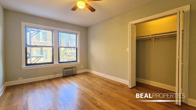 Building Photo - 0 bedroom in CHICAGO IL 60657