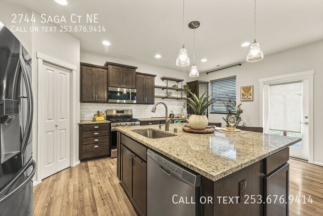 Foto del edificio - 2744 Saga Ct NE
