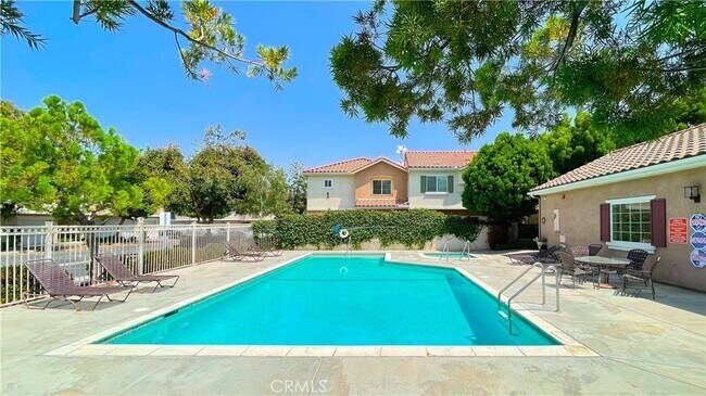 Building Photo - 93 Kansas St