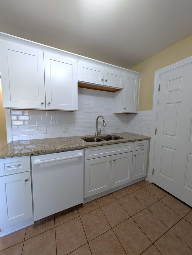Foto del edificio - You won't find better!  2 Bed/1 Bath.  Dup...
