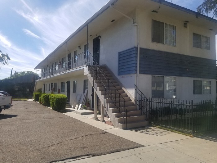Primary Photo - 224 N Olive St