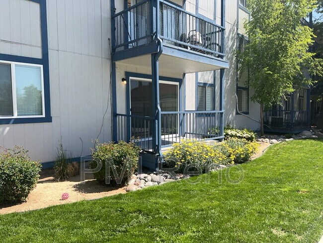 Foto del edificio - 2555 Clear Acre Ln