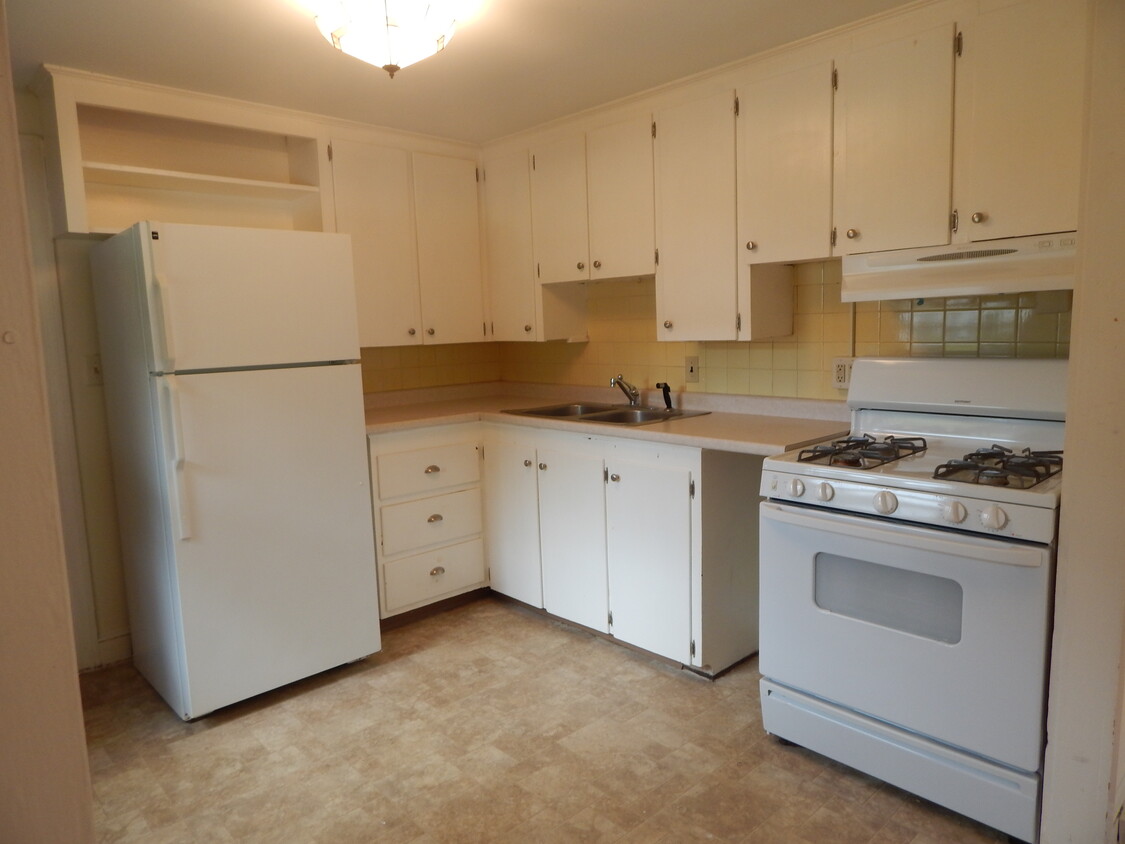 Primary Photo - 163 Holm Ave