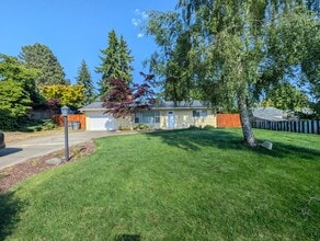 Building Photo - 3806 Pineneedle Dr NE