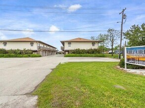 Building Photo - 4638 Pontchartrain Dr
