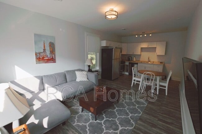 Photo - 1112 Pleasant St Apartment