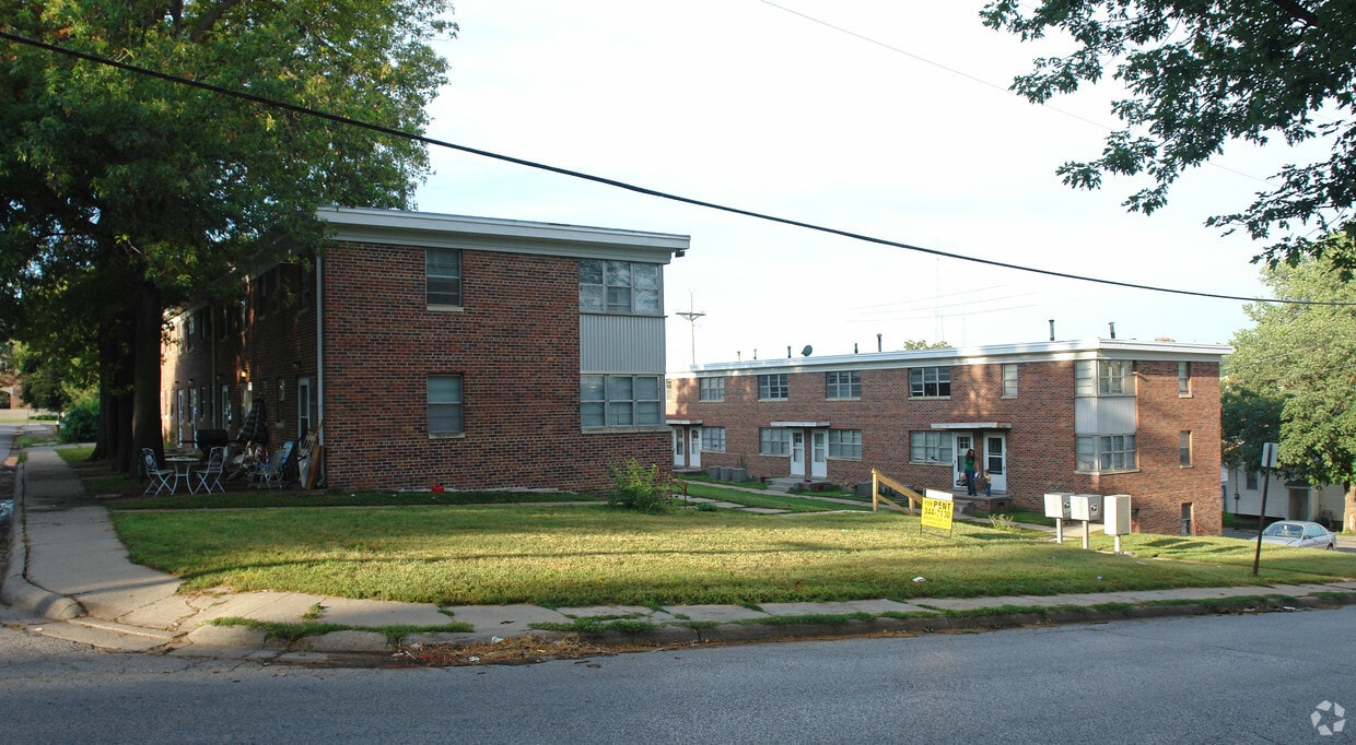Primary Photo - 4355 Davenport St